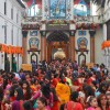 People&#039;s crout at front gate of Pashupatinath